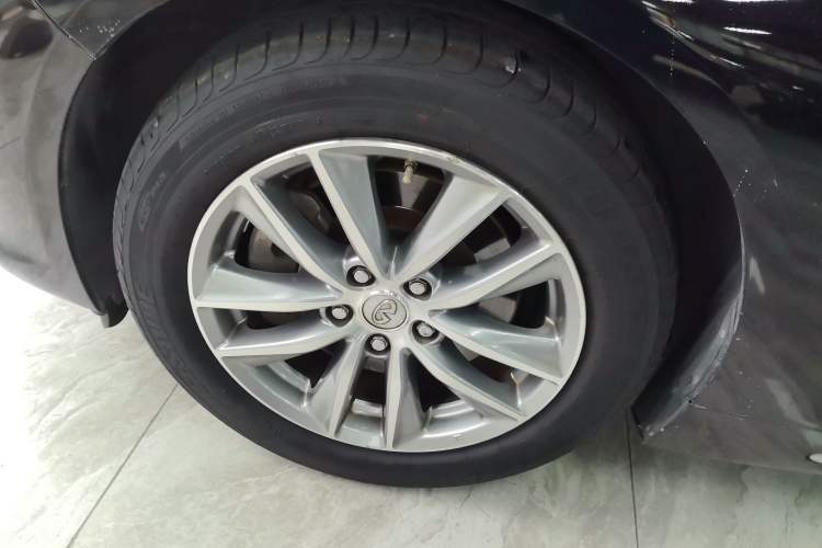 Used Infiniti Q50L 2016 2.0T Enjoyment Edition Exterior 2