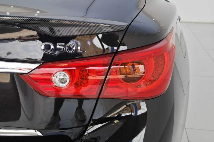 Used Infiniti Q50L 2016 2.0T Comfort Edition Exterior 9