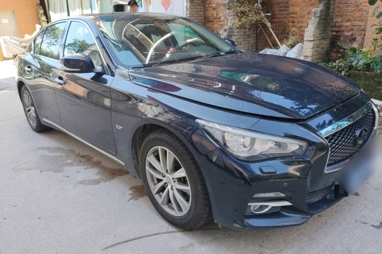 Used Infiniti Q50L 2016 2.0T Enjoyment Edition Front Right 45 Deg
