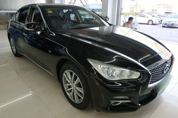 Used Infiniti Q50L 2016 2.0T Comfort Edition Front Right 45 Deg