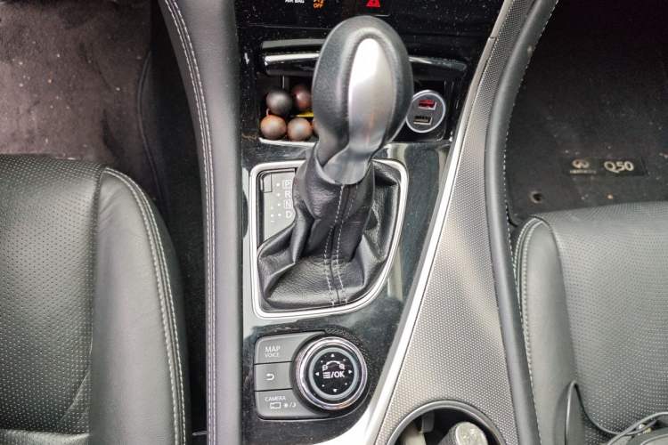 Used Infiniti Q50L 2016 2.0T Enjoyment Edition Gear Lever