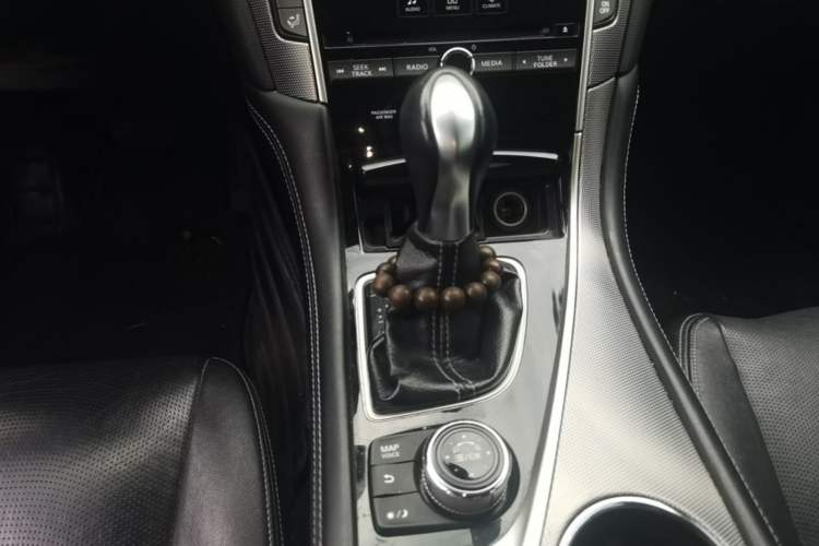 Used Infiniti Q50L 2016 2.0T Enjoyment Edition Gear Lever