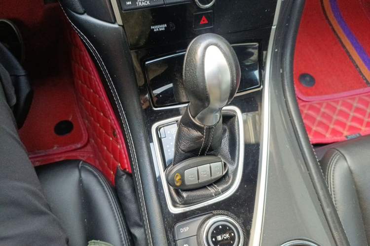 Used Infiniti Q50L 2016 2.0T Comfort Edition Gear Lever
