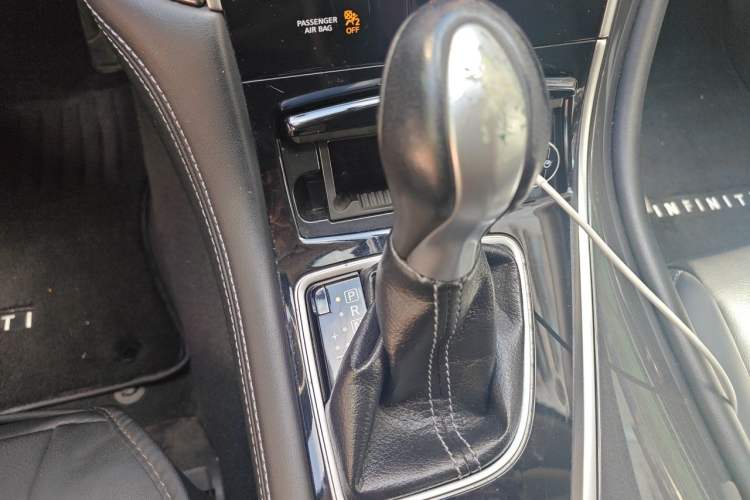 Used Infiniti Q50L 2016 2.0T Comfort Edition Gear Lever