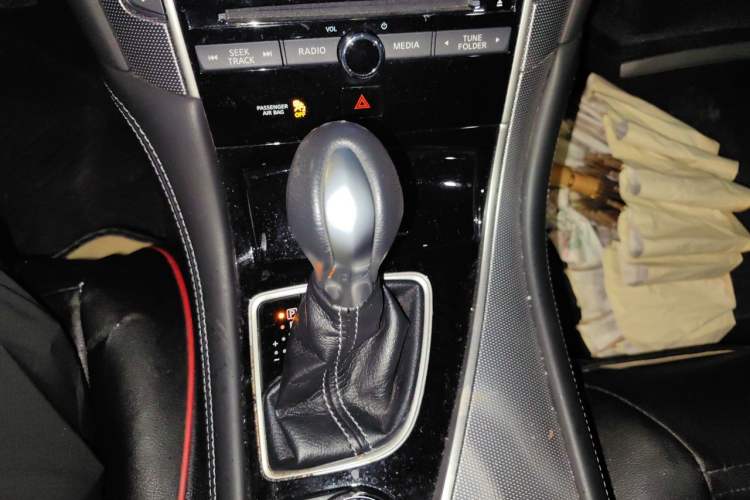 Used Infiniti Q50L 2016 2.0T Ambition Edition Gear Lever