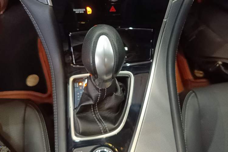 Used Infiniti Q50L 2016 2.0T Enjoyment Edition Gear Lever