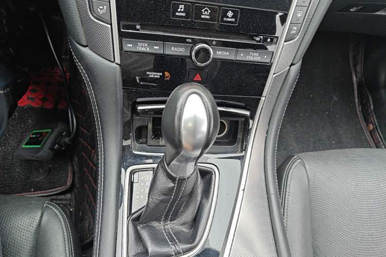 Used Infiniti Q50L 2016 2.0T Ambition Edition Gear Lever