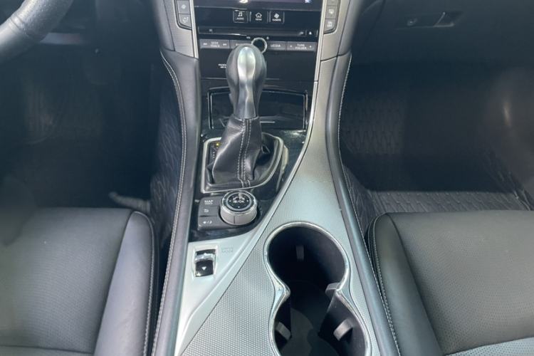 Used Infiniti Q50L 2016 2.0T Enjoyment Edition Gear Lever