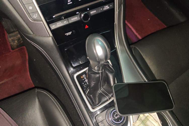 Used Infiniti Q50L 2016 2.0T Comfort Edition Gear Lever