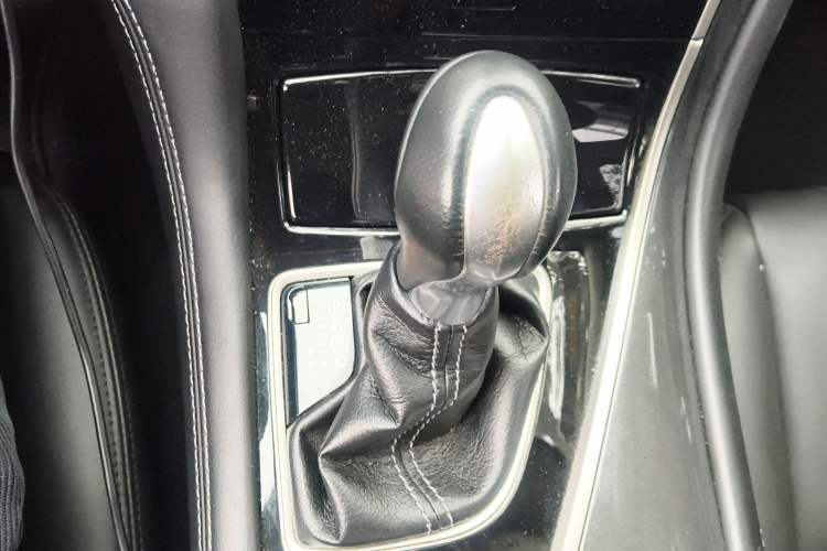 Used Infiniti Q50L 2016 2.0T Comfort Edition Gear Lever