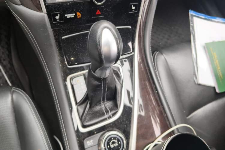 Used Infiniti Q50L 2016 2.0T Luxury Edition Gear Lever