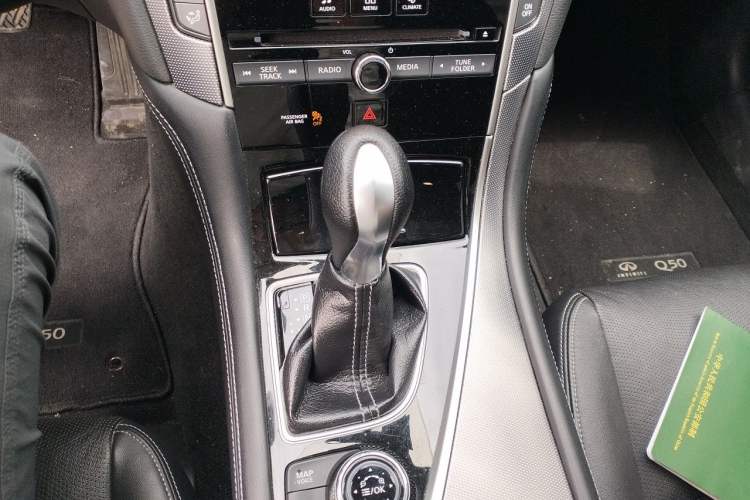 Used Infiniti Q50L 2016 2.0T Ambition Edition Gear Lever