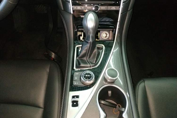Used Infiniti Q50L 2016 2.0T Comfort Edition Gear Lever