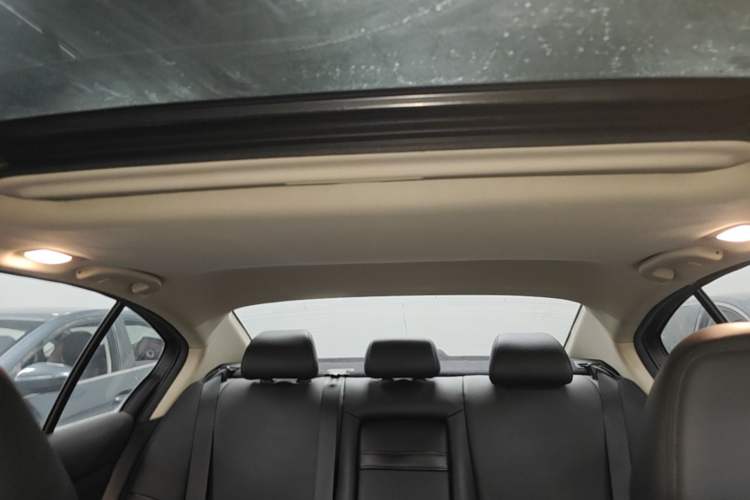Used Infiniti Q50L 2016 2.0T Comfort Edition Headliner