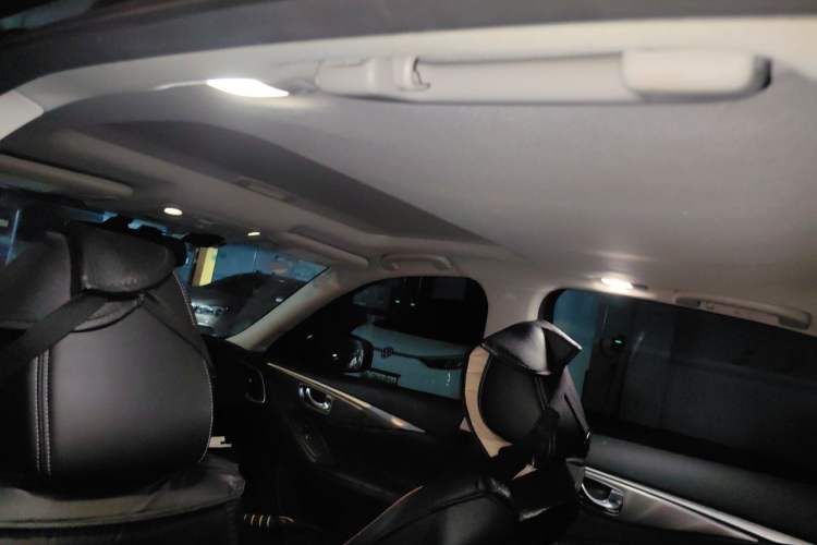 Used Infiniti Q50L 2016 2.0T Ambition Edition Headliner