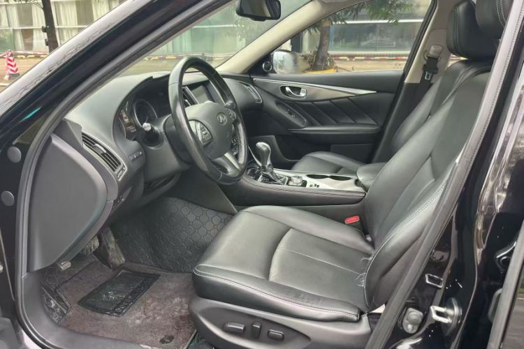 Used Infiniti Q50L 2016 2.0T Enjoyment Edition Interior 2