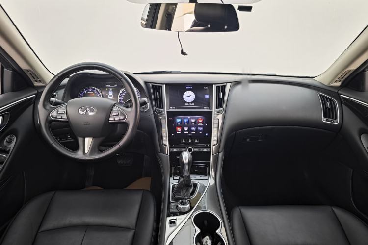 Used Infiniti Q50L 2016 2.0T Comfort Edition Interior 3