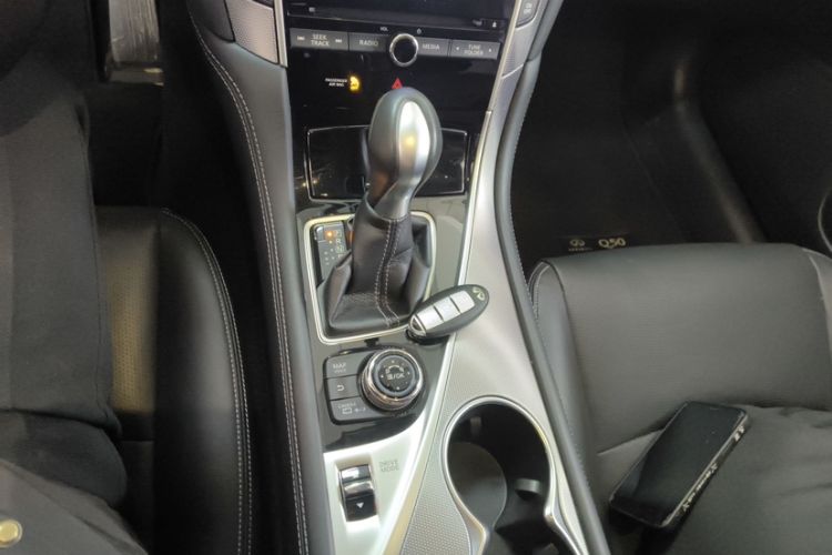 Used Infiniti Q50L 2016 2.0T Enjoyment Edition Interior 5