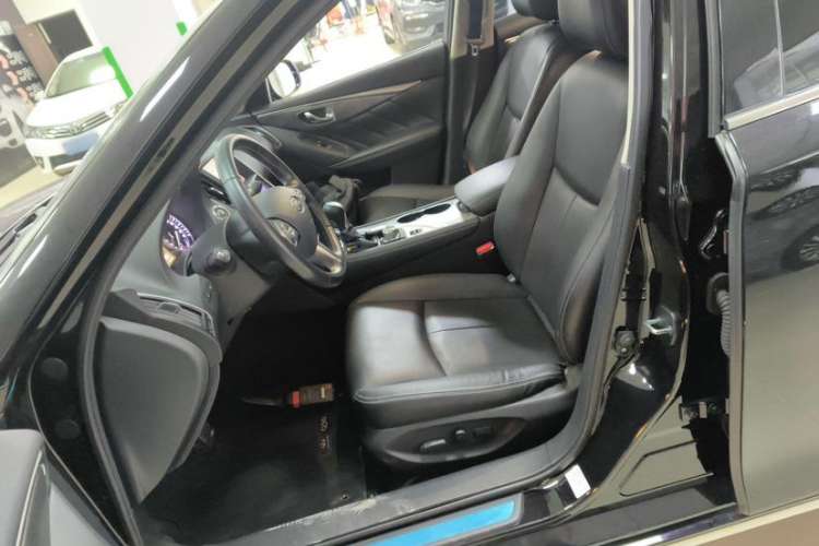 Used Infiniti Q50L 2016 2.0T Enjoyment Edition Interior 6