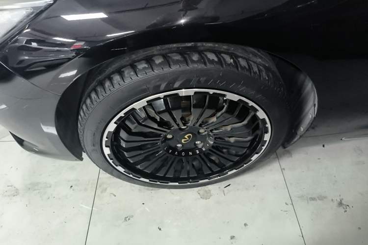 Used Infiniti Q50L 2016 2.0T Comfort Edition Left Front Wheel Hub