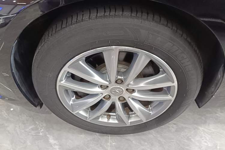 Used Infiniti Q50L 2016 2.0T Enjoyment Edition Left Front Wheel Hub