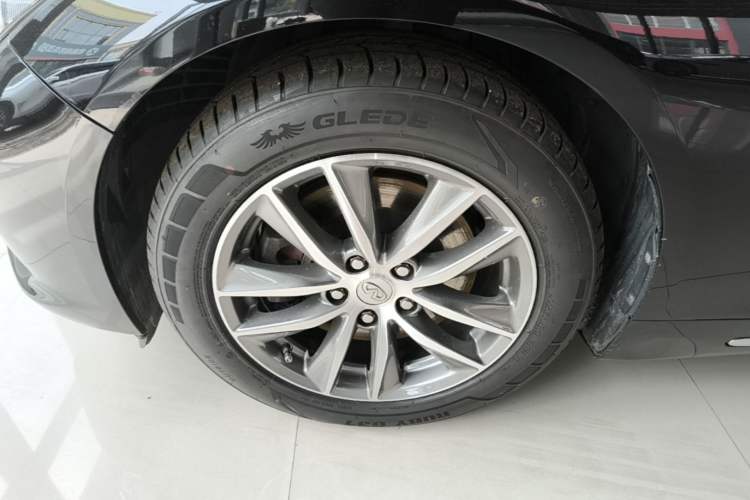 Used Infiniti Q50L 2016 2.0T Enjoyment Edition Left Front Wheel Hub