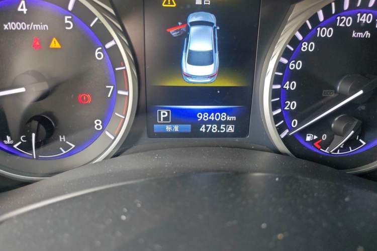 Used Infiniti Q50L 2016 2.0T Enjoyment Edition Odometer Close Up
