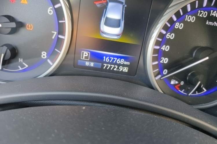 Used Infiniti Q50L 2016 2.0T Comfort Edition Odometer Close Up
