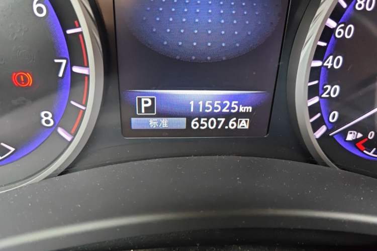 Used Infiniti Q50L 2016 2.0T Enjoyment Edition Odometer Close Up