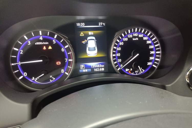 Used Infiniti Q50L 2016 2.0T Enjoyment Edition Odometer Close Up