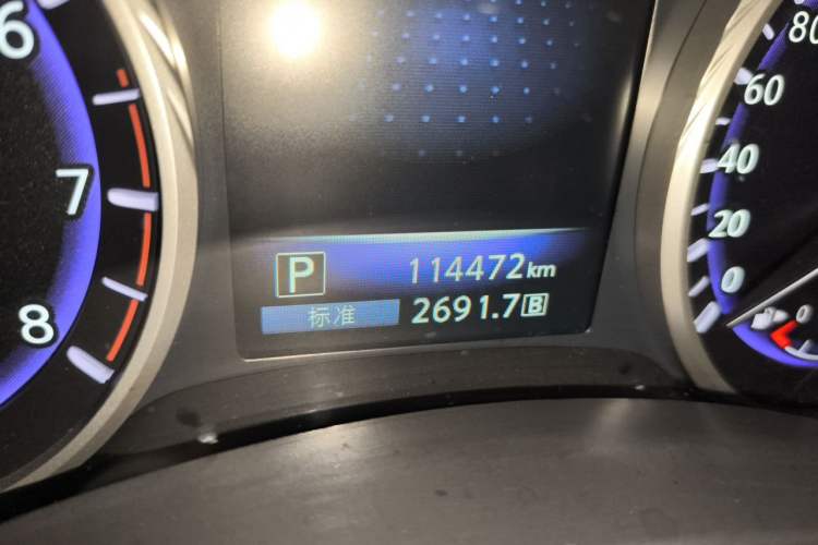 Used Infiniti Q50L 2016 2.0T Enjoyment Edition Odometer Close Up
