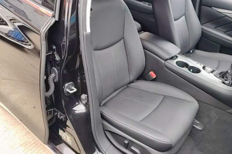 Used Infiniti Q50L 2016 2.0T Enjoyment Edition Right Front Seat