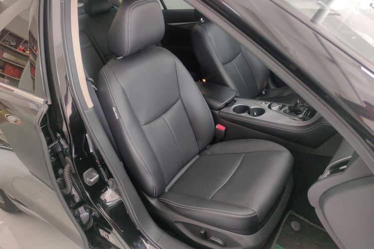 Used Infiniti Q50L 2016 2.0T Enjoyment Edition Right Front Seat