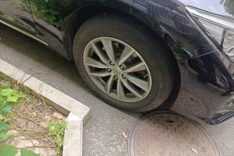 Used Infiniti Q50L 2016 2.0T Enjoyment Edition Right Front Wheel Hub