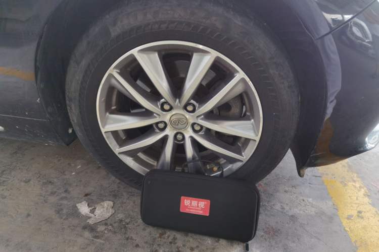 Used Infiniti Q50L 2016 2.0T Enjoyment Edition Right Front Wheel Hub