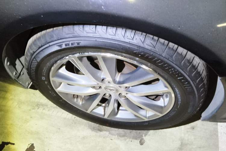 Used Infiniti Q50L 2016 2.0T Enjoyment Edition Right Front Wheel Hub