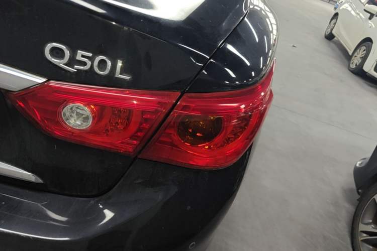 Used Infiniti Q50L 2016 2.0T Comfort Edition Right Rear Taillight