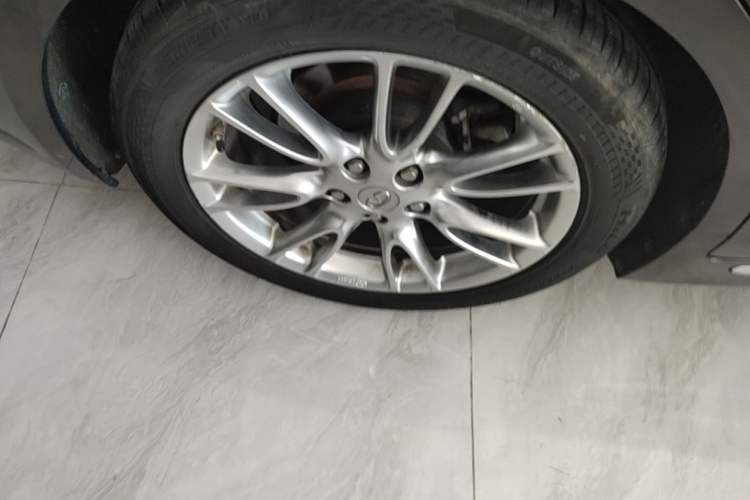 Used Infiniti Q50L 2016 2.0T Ambition Edition Right Rear Wheel Hub