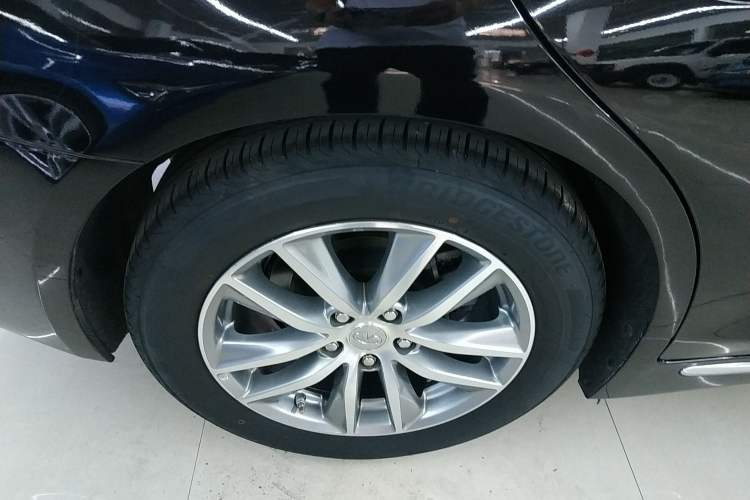 Used Infiniti Q50L 2016 2.0T Comfort Edition Right Rear Wheel Hub