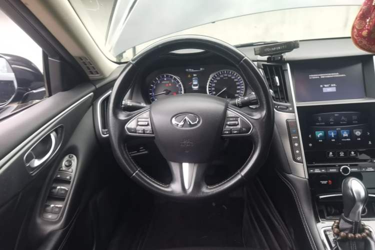 Used Infiniti Q50L 2016 2.0T Enjoyment Edition Steering Wheel
