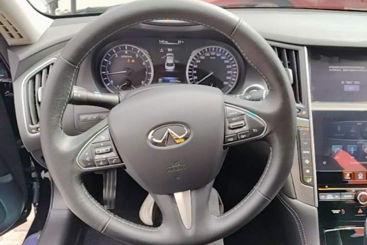 Used Infiniti Q50L 2016 2.0T Enjoyment Edition Steering Wheel