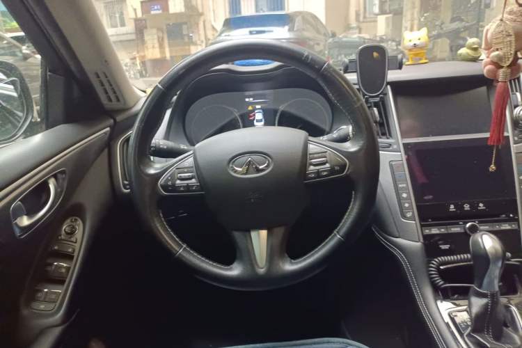 Used Infiniti Q50L 2016 2.0T Enjoyment Edition Steering Wheel
