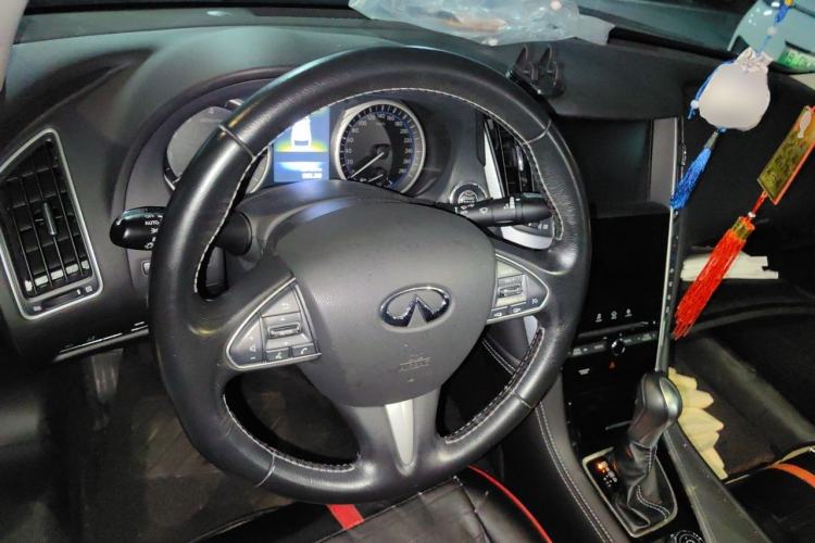 Used Infiniti Q50L 2016 2.0T Ambition Edition Steering Wheel