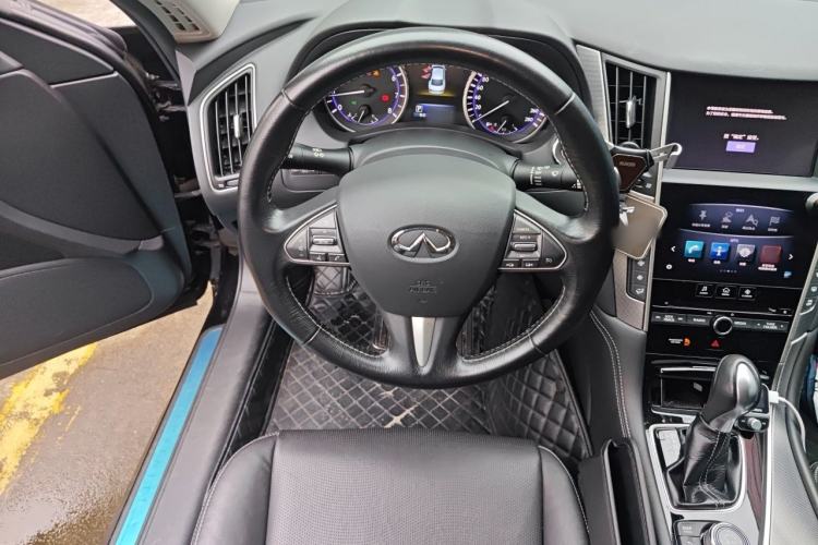 Used Infiniti Q50L 2016 2.0T Enjoyment Edition Steering Wheel