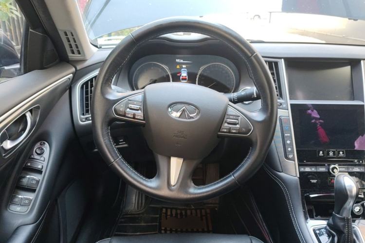 Used Infiniti Q50L 2016 2.0T Enjoyment Edition Steering Wheel