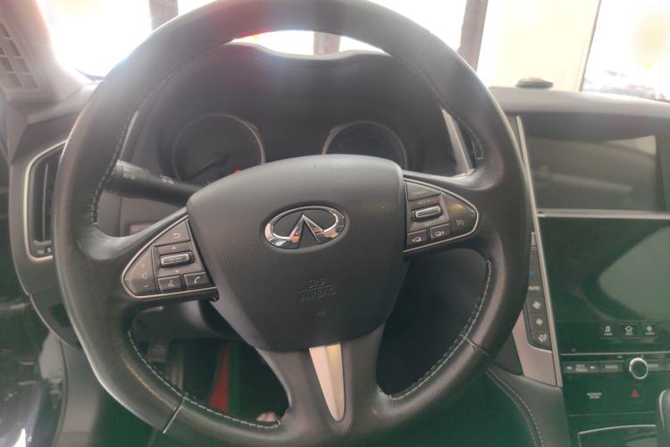Used Infiniti Q50L 2016 2.0T Enjoyment Edition Steering Wheel
