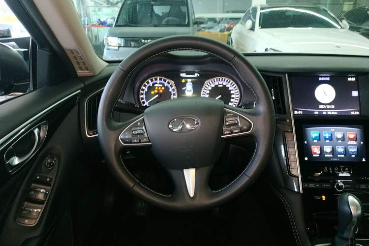 Used Infiniti Q50L 2016 2.0T Comfort Edition Steering Wheel