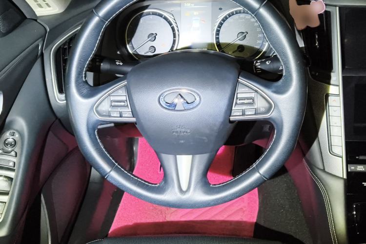 Used Infiniti Q50L 2016 2.0T Enjoyment Edition Steering Wheel