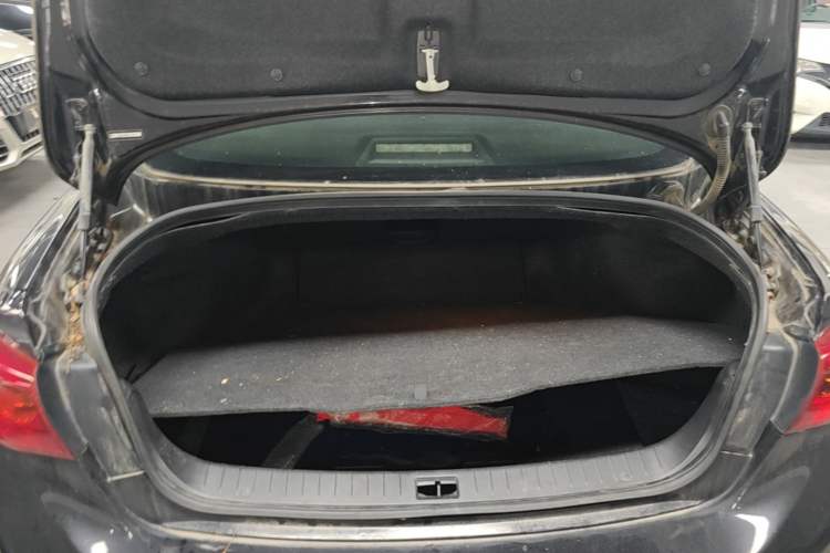 Used Infiniti Q50L 2016 2.0T Comfort Edition Trunk