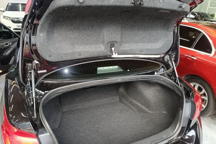 Used Infiniti Q50L 2016 2.0T Enjoyment Edition Trunk